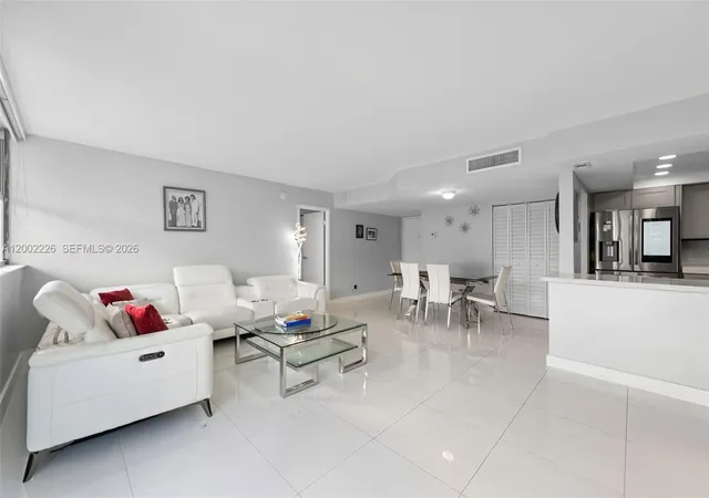 4th image of 16546 Ne 26Th Ave #3J, North Miami Beach, FL 33160 | MLS# A12002226
