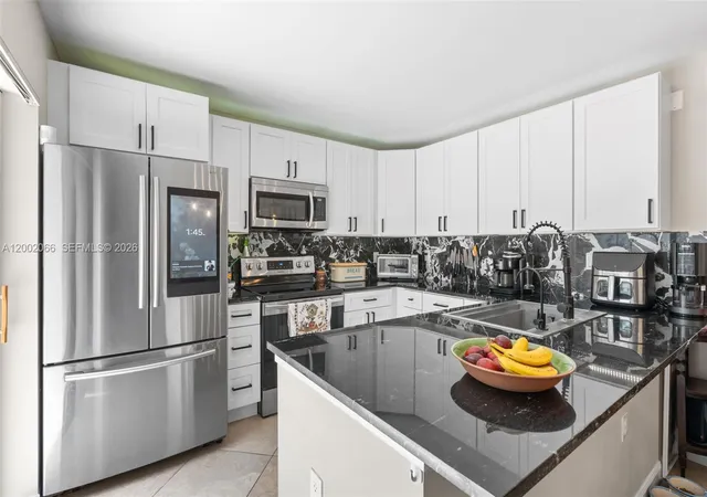5th image of 7124 71St Wy, West Palm Beach, FL 33407 | MLS# A12002066
