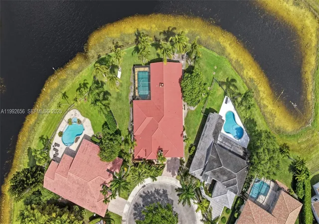 Homes for sale in Weston, FL | 3038 Lakewood Dr, Weston, FL 33332 | MLS# A11992656