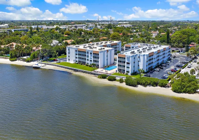 2nd image of 1516 S Lakeside Dr, Lake Worth Beach, FL 33460