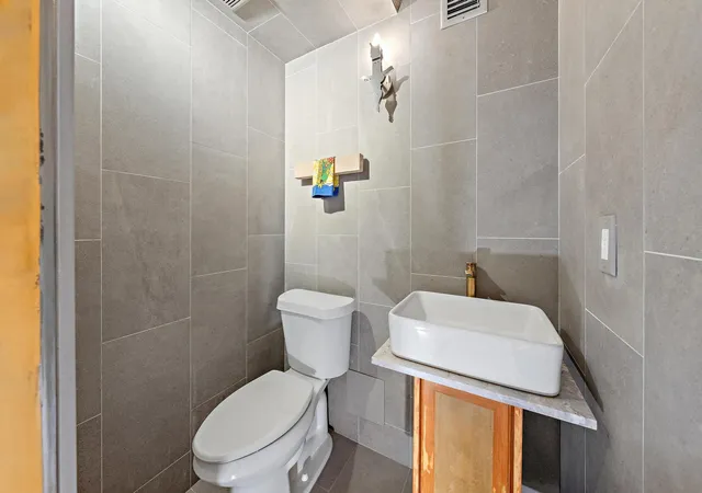 3rd image of 1516 S Lakeside Dr #106, Lake Worth Beach, FL 33460 | MLS# B26016265