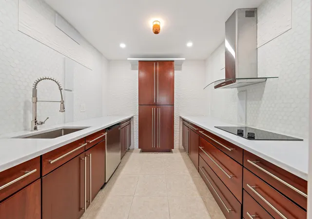 4th image of 1516 S Lakeside Dr #106, Lake Worth Beach, FL 33460 | MLS# B26016265