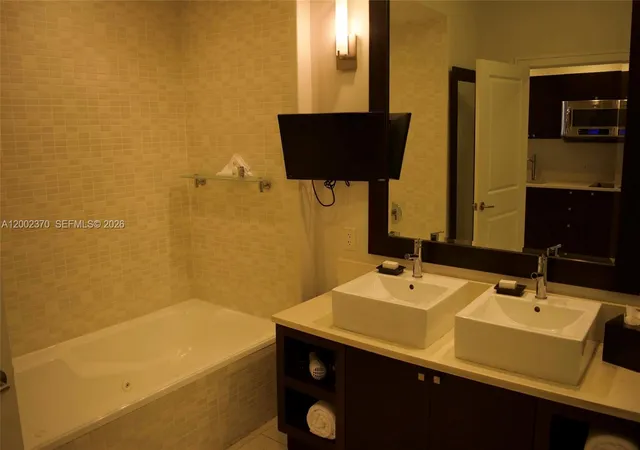 4th image of 5300 Nw 87Th Ave #809, Doral, FL 33178 | MLS# A12002370