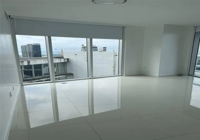 2nd image of 475 Brickell Ave #5508, Miami, FL 33131 | MLS# A12002403