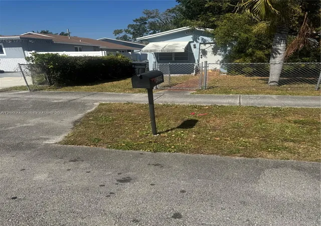 Homes for sale in West Park, FL | 4209 Sw 20th St, West Park, FL 33023 | MLS# A12002459