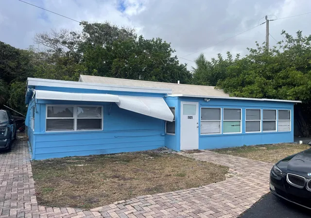 3rd image of 1905 Florida St, Lake Worth Beach, FL 33460 | MLS# B26016423
