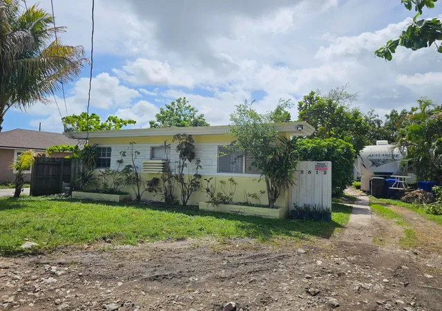 Photo 3 of Multi family home for sale at 2512 Arthur St, Hollywood, FL 33020 | MLS# B26016554 | Listing updated on 2026-09-09
