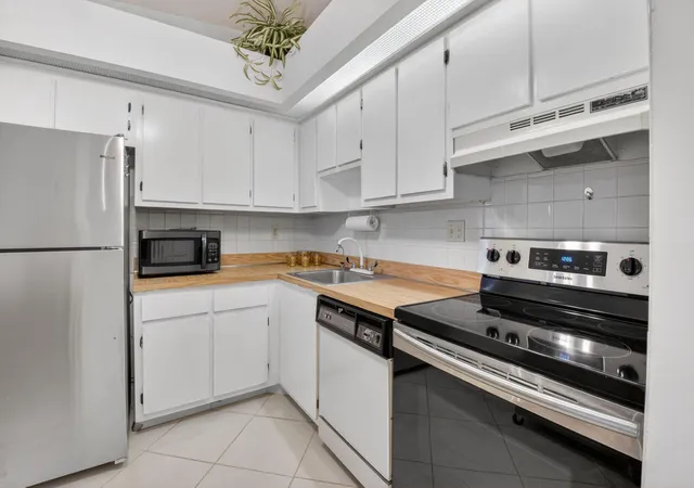 4th image of 15496 Lakes Of Delray Blvd, Delray Beach, FL 33484