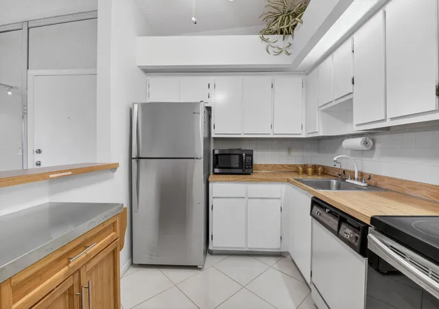 5th image of 15496 Lakes Of Delray Blvd, Delray Beach, FL 33484