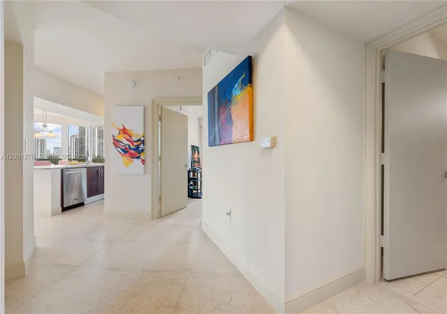 2nd image of 20000 E Country Club Dr #610, Miami, FL 33180 | MLS# A12001276