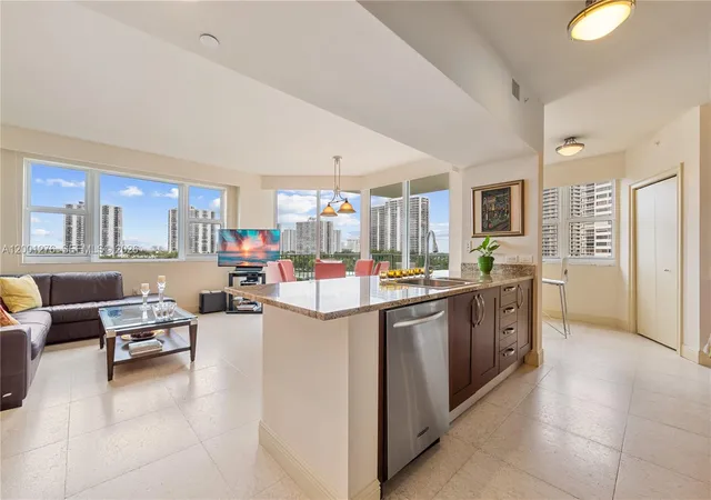 4th image of 20000 E Country Club Dr #610, Miami, FL 33180 | MLS# A12001276