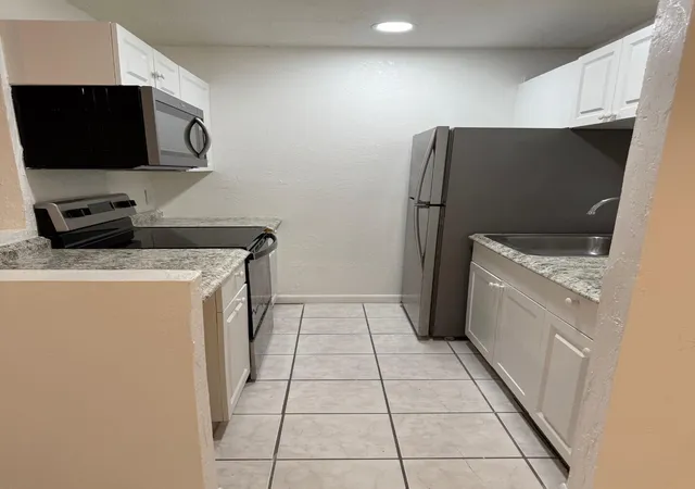 5th image of 1 W Crossings Cir W, Boynton Beach, FL 33435