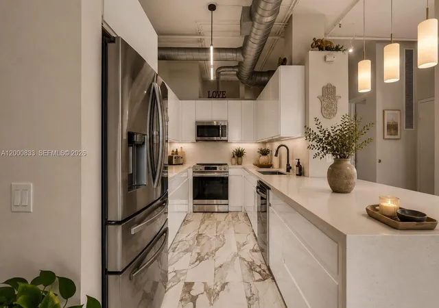 2nd image of 3029 Ne 188Th St #721, Miami, FL 33180 | MLS# A12000833