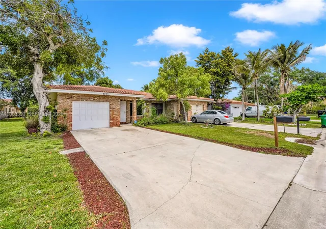 1st image of 8135 Nw 39th St, Coral Springs, FL 33065 | MLS# A12003399