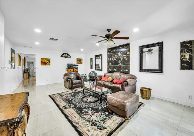 3rd image of 8135 Nw 39Th St, Coral Springs, FL 33065 | MLS# A12003399