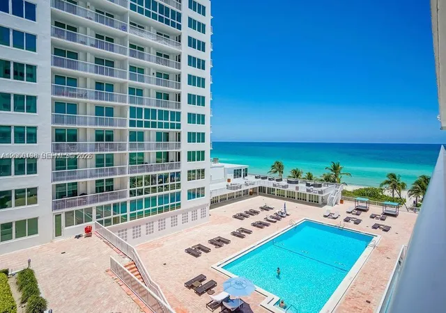 4th image of 5401 Collins Ave #208, Miami Beach, FL 33140 | MLS# A12000136