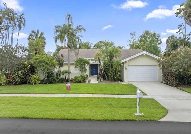 Photo 1 of Sale Pending at 12378 Sawgrass Ct, Wellington, FL 33414 | MLS# B26017173 | Listing updated on 2026-09-12