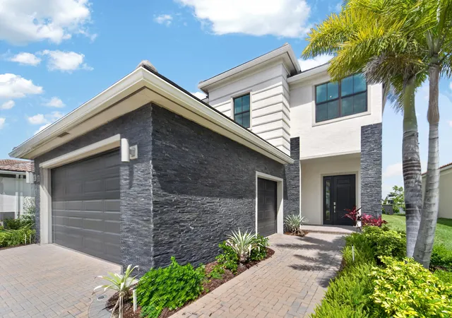 Homes for sale in Port Saint Lucie, FL | 537 Se Fascino Cir, Port Saint Lucie, FL 34984 | MLS# B26017186