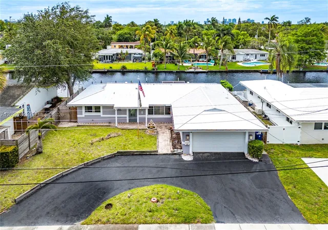 2nd image of 2832 Nw 10th Ave, Wilton Manors, FL 33311 | MLS# A12003284