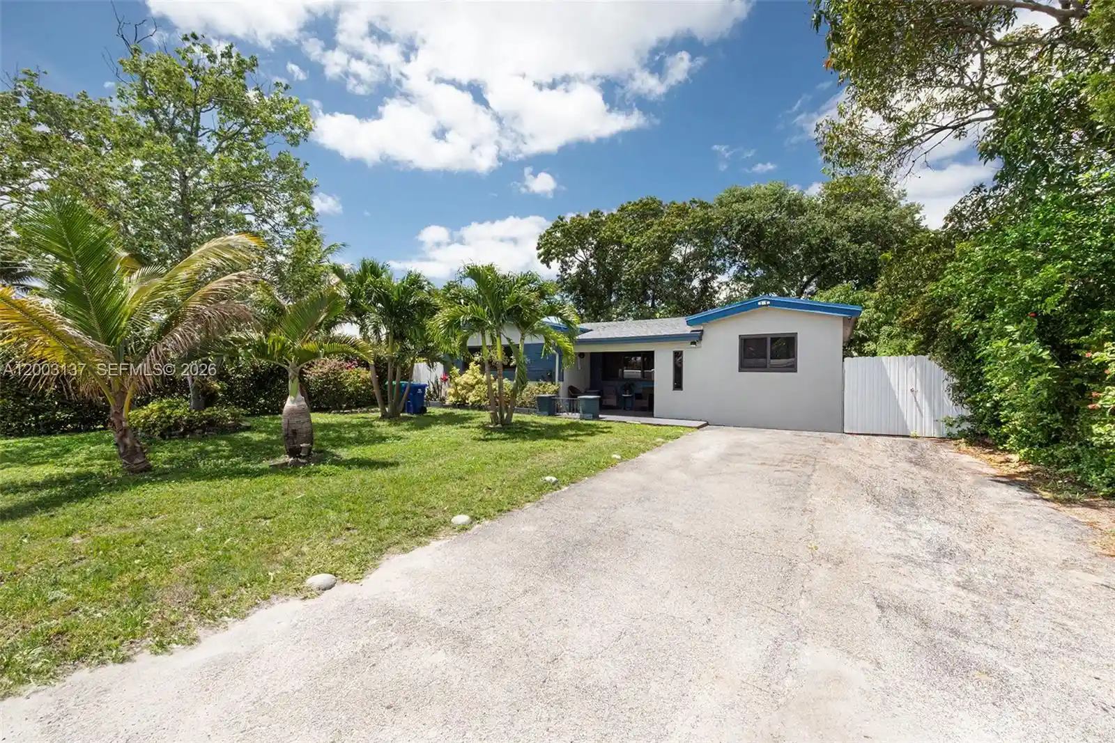 Photo 1 of Single family home for sale at 2630 Everglades Dr, Miramar, FL 33023 | MLS# A12003137 | Listing updated on 2026-10-23