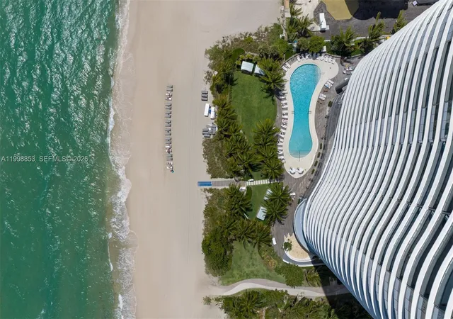 2nd image of 15701 Collins Ave, North Miami Beach, FL 33160