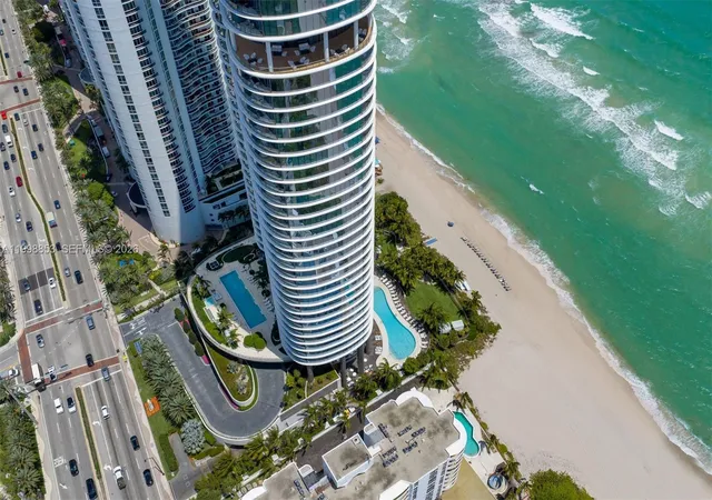 30th image of 15701 Collins Ave #2005, North Miami Beach, FL 33160 | MLS# A11998853