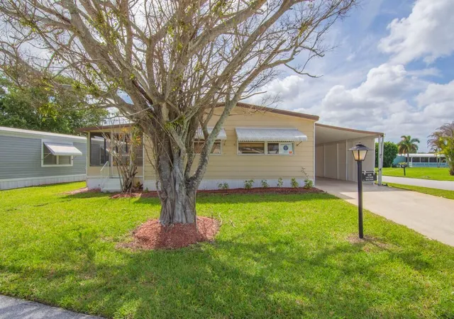 4th image of 225 Ne Forrest Ct, Jensen Beach, FL 34957 | MLS# B26017325
