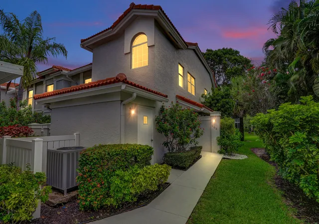 3rd image of 7669 Springwater Pl, Boynton Beach, FL 33437