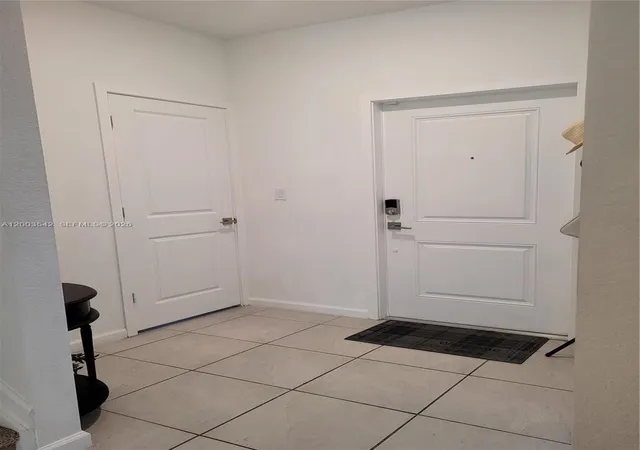 5th image of 1015 Se 24Th Ter, Homestead, FL 33035 | MLS# A12003542