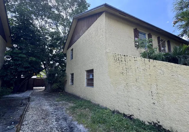 Photo 2 of Townhouse for sale at 4346 Nw 4th Avenue, Deerfield Beach, FL 33064 | MLS# B26017491 | Listing updated on 2026-09-25