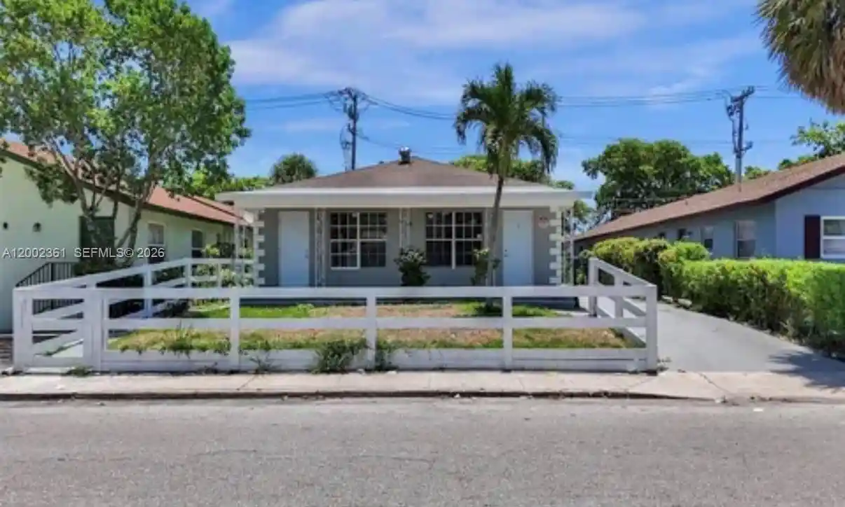 Multi family home for sale at 706 S F St, Lake Worth Beach, FL 33460 | MLS# A12002361