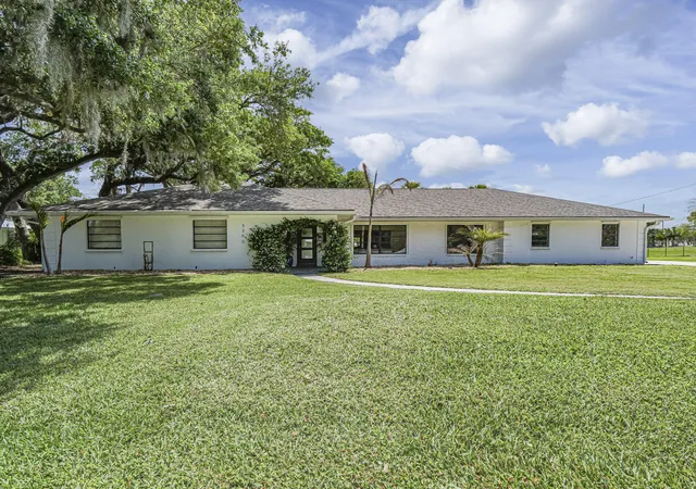Photo 3 of Single family home for sale at 3360 Buckinghammock Trl, Vero Beach, FL 32960 | MLS# B26017753 | Listing updated on 2026-09-23