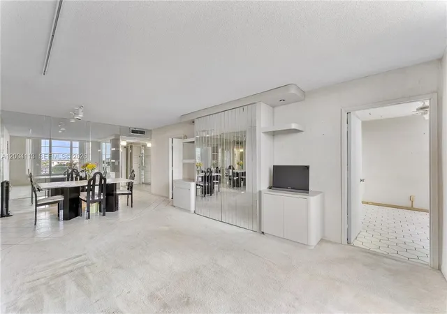 Homes for sale in Pompano Beach, FL | 2661 S Course Dr #805, Pompano Beach, FL 33069 | MLS# A12004113