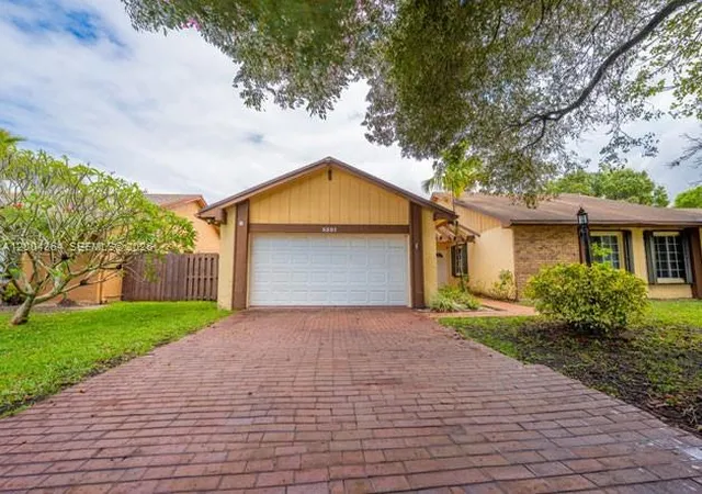 Single family home for sale at 5501 SW 147th Place, Miami, FL 33185 | MLS# A12004364 | Listing updated on 2026-07-06