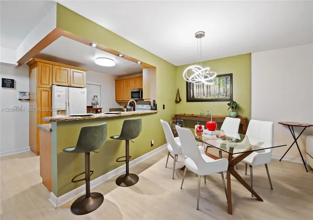 1st image of 424 Se 10th St #104, Dania, FL 33004 | MLS# A12004404