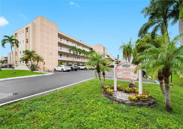 2nd image of 424 Se 10Th St, Dania, FL 33004