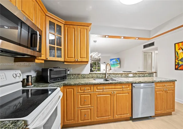 3rd image of 424 Se 10Th St, Dania Beach, FL 33004