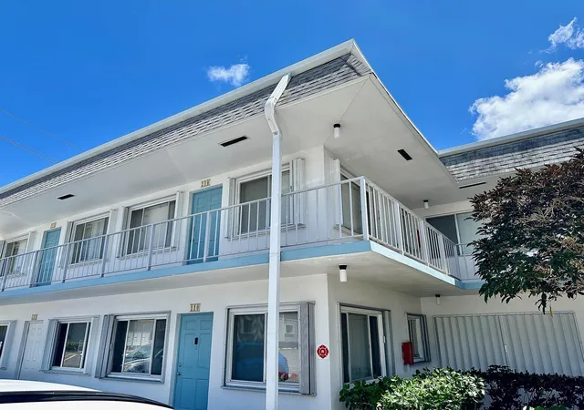 Homes for sale in Lake Worth Beach, FL | 2880 Lake Osborne Dr #210, Lake Worth Beach, FL 33461 | MLS# B26017932
