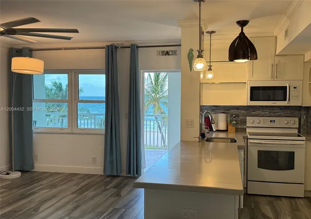 4th image of 901 S Surf Rd #407, Hollywood, FL 33019 | MLS# A12004432