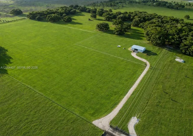 3rd image of 595 Norris Rd, Labelle, FL 33935 | MLS# A12004457