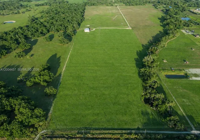 5th image of 595 Norris Rd, Labelle, FL 33935 | MLS# A12004457