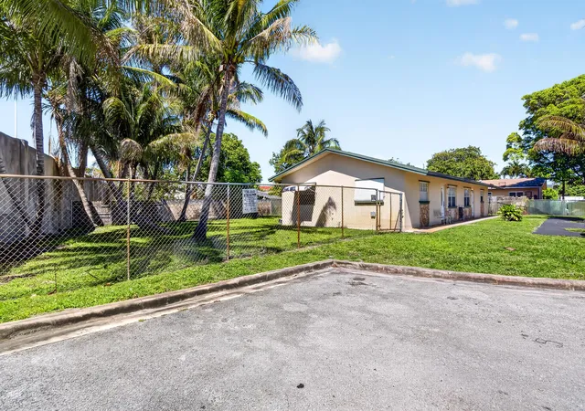 Photo 3 of Multi family home for sale at 121 Nw 56th Court #1-2, Fort Lauderdale, FL 33309 | MLS# B26017958 | Listing updated on 2026-09-23