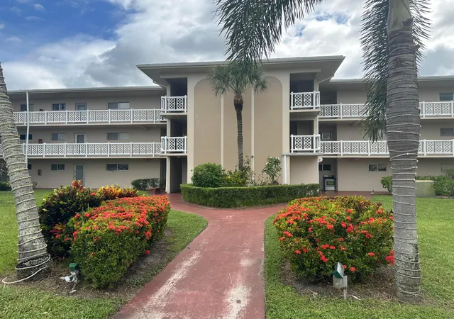 Homes for sale in Lake Worth Beach, FL | 2682 S Garden Dr S #107, Lake Worth Beach, FL 33461 | MLS# B26018035
