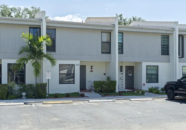 2nd image of 1177 Nw 98th Ter #132, Pembroke Pines, FL 33024 | MLS# B26018051