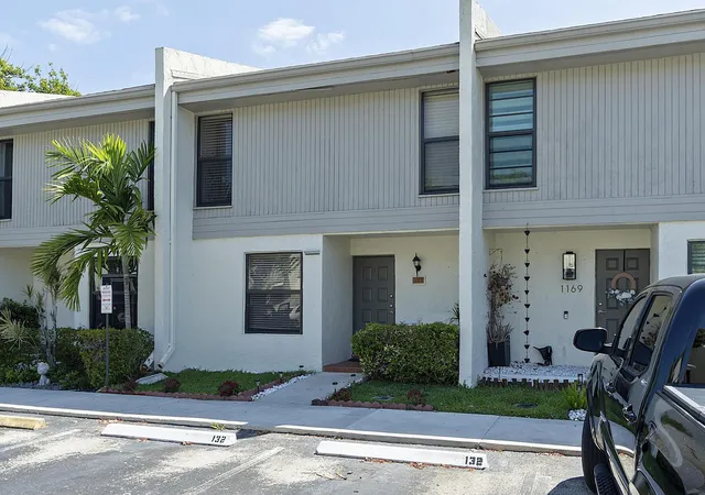 3rd image of 1177 Nw 98Th Ter #132, Pembroke Pines, FL 33024 | MLS# B26018051