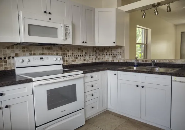 Photo 3 of Condo for sale at 18081 Se Country Clb Dr #Apt 341, Jupiter, FL 33469 | MLS# B26018053 | Listing updated on 2026-09-30