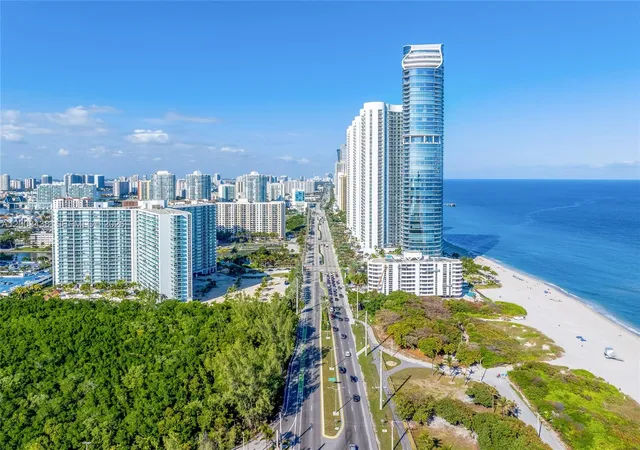 38th image of 100 Bayview Dr #606, Sunny Isles Beach, FL 33160 | MLS# A12003438