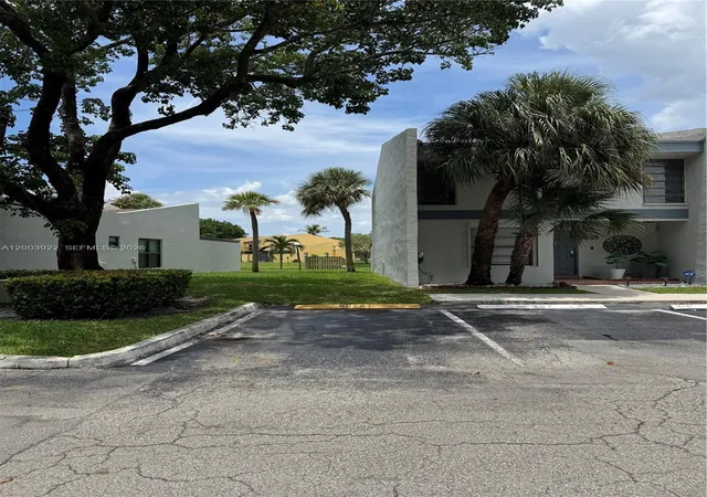 4th image of 9251 Nw 14Th Ct #257, Pembroke Pines, FL 33024 | MLS# A12003922