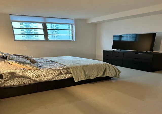 3rd image of 3000 S Ocean Dr #414, Hollywood, FL 33019 | MLS# A12004969