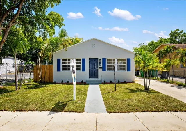 1st image of 15 Sw 6th St, Dania, FL 33004 | MLS# A12000186